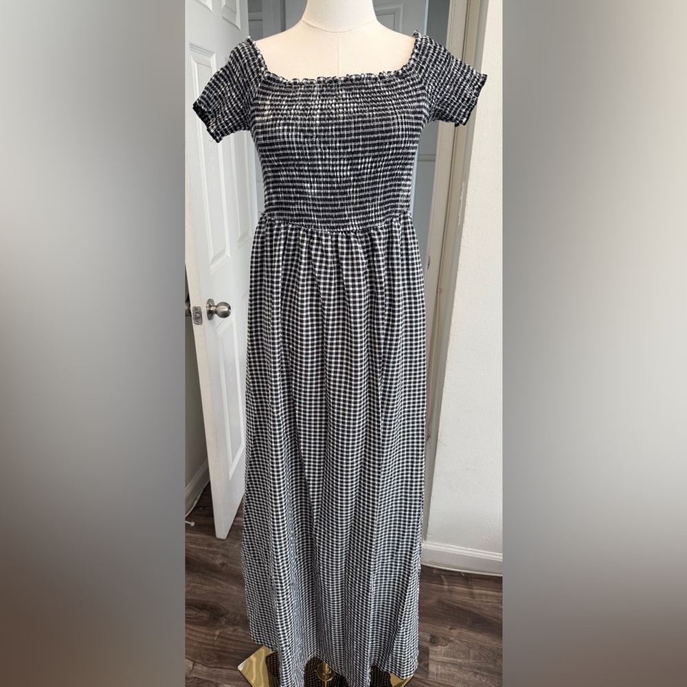 Lulu’s Black & White Gingham Maxi Dress – Size L